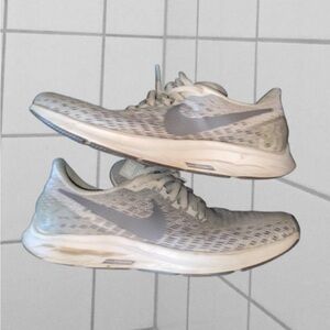 Nike Air Zoom Pegasus 35 Phantom Smoke Summit White Women Size 9